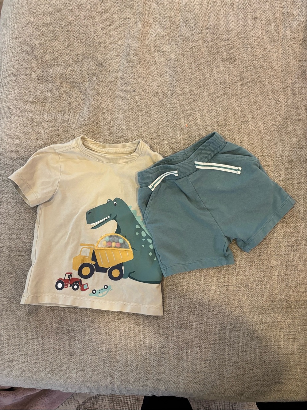 Kids Beige Dinosaur Tee & Teal Shorts Matching Set